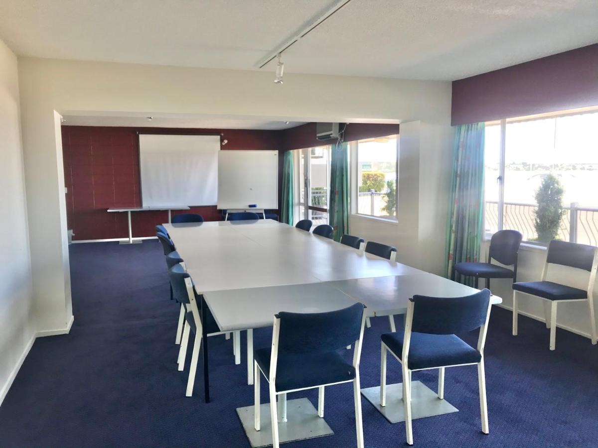 Tui Oaks Motel Таупо Екстериор снимка