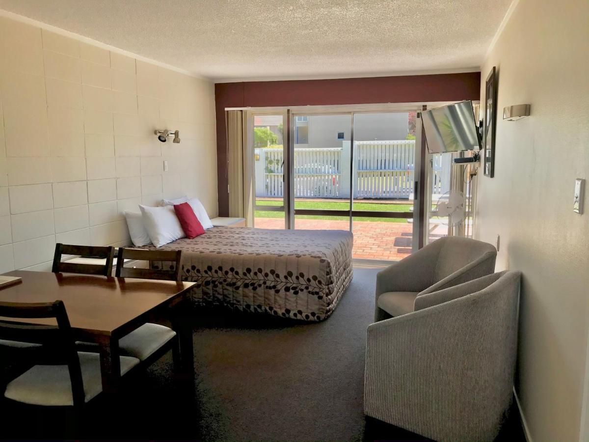 Tui Oaks Motel Таупо Екстериор снимка
