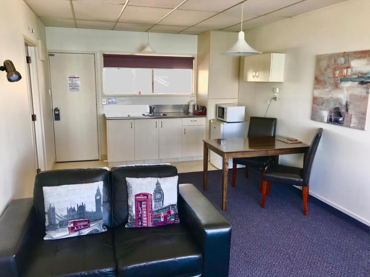 Tui Oaks Motel Таупо Екстериор снимка