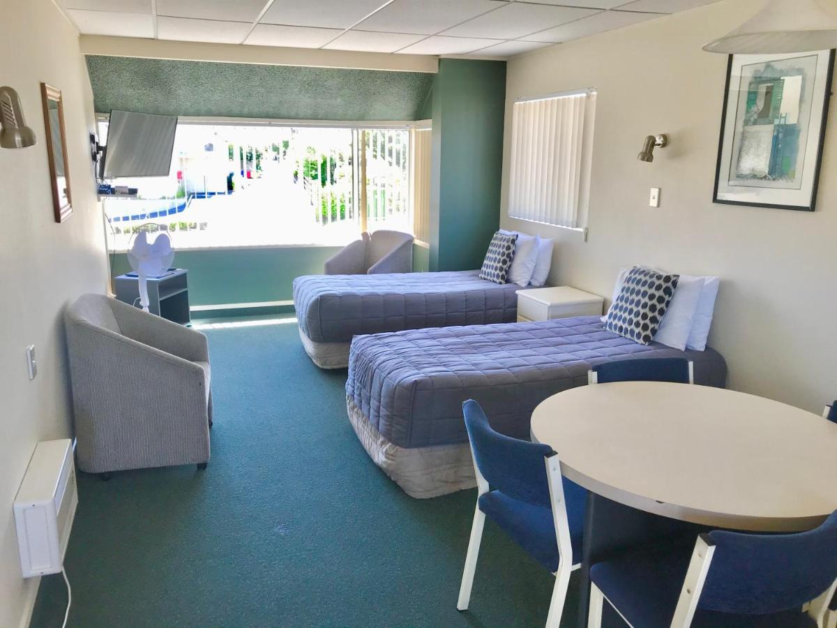 Tui Oaks Motel Таупо Екстериор снимка