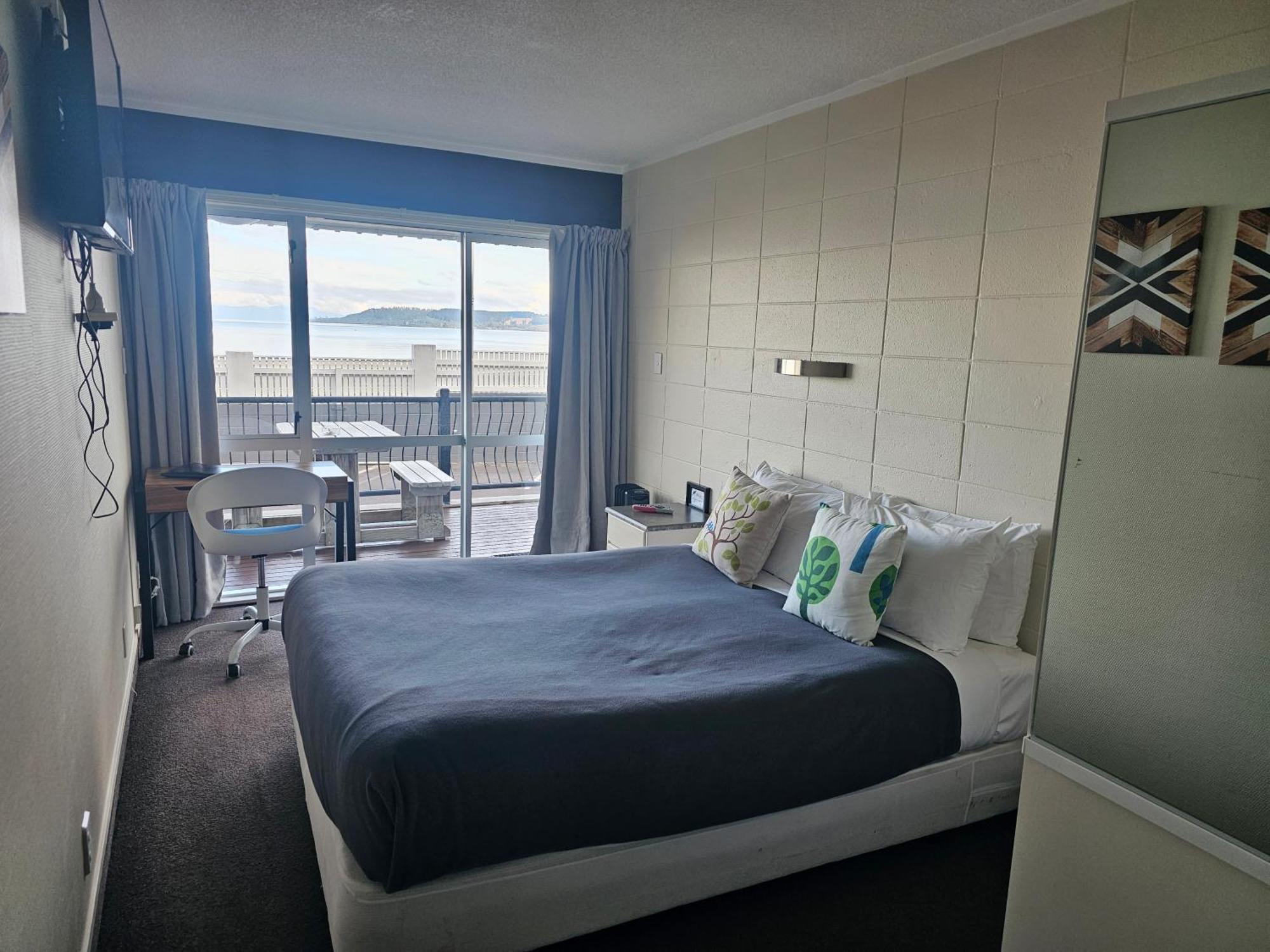 Tui Oaks Motel Таупо Екстериор снимка