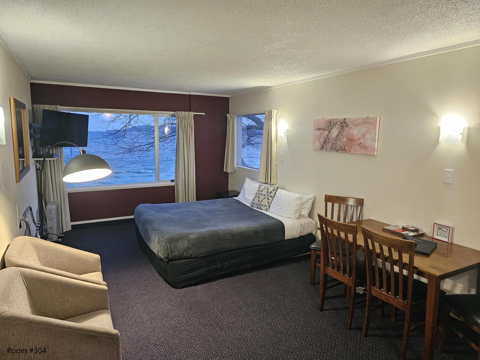 Tui Oaks Motel Таупо Екстериор снимка