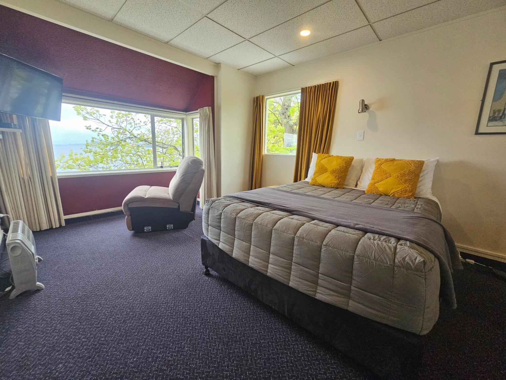 Tui Oaks Motel Таупо Екстериор снимка