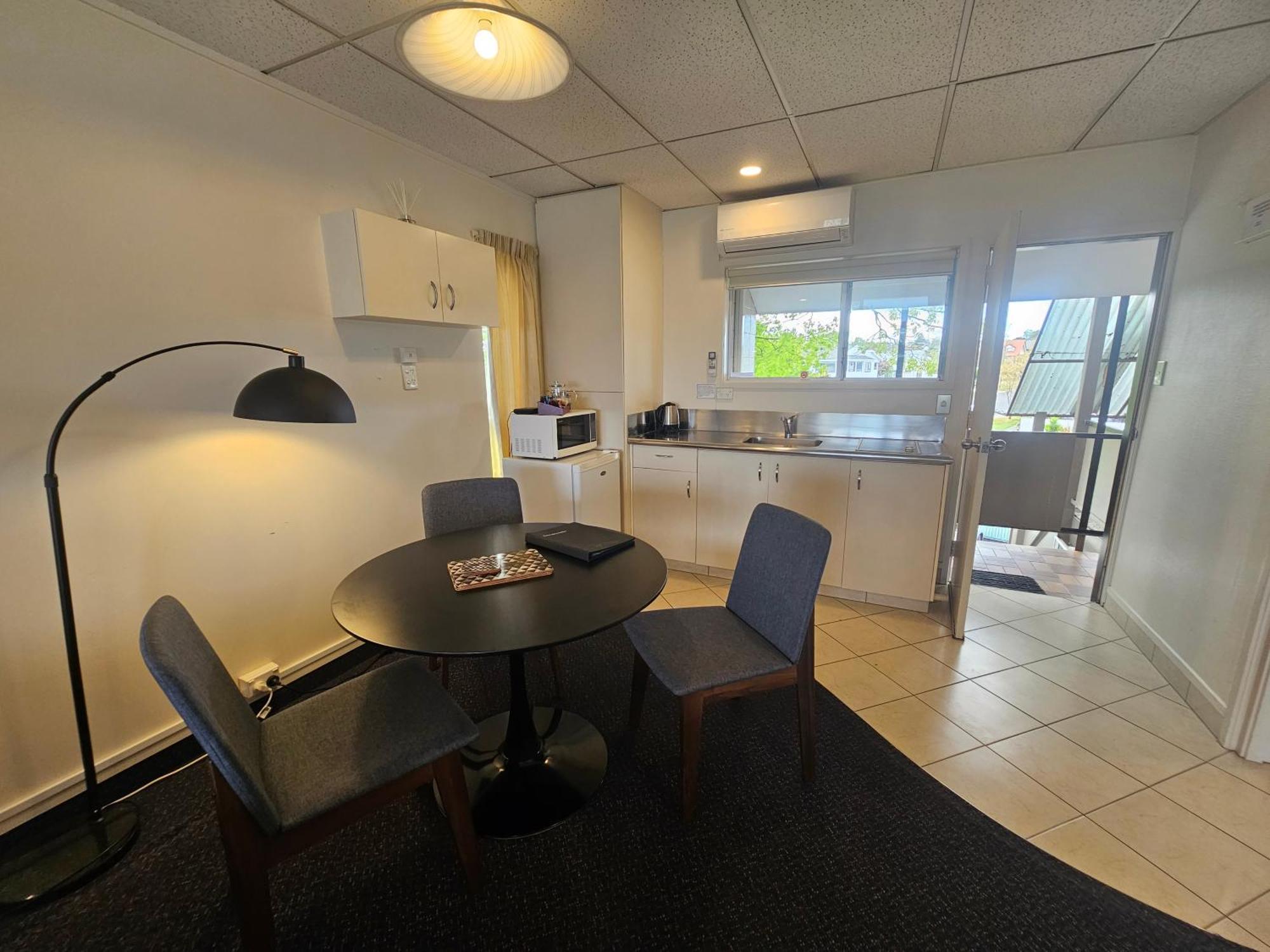 Tui Oaks Motel Таупо Екстериор снимка