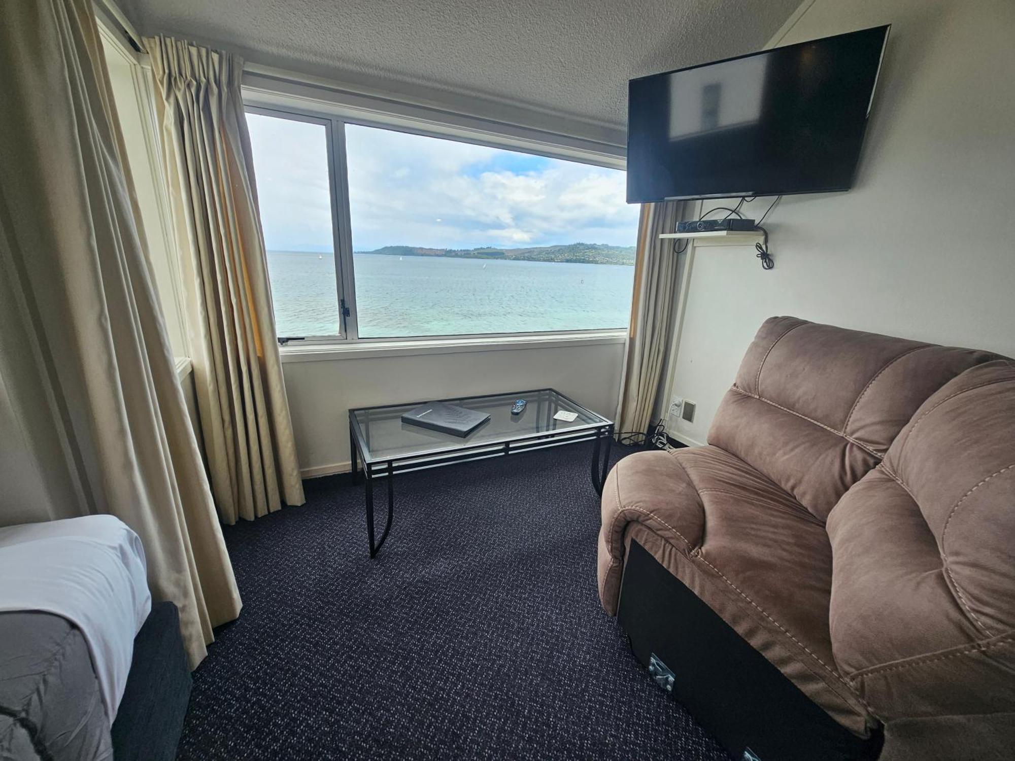 Tui Oaks Motel Таупо Екстериор снимка