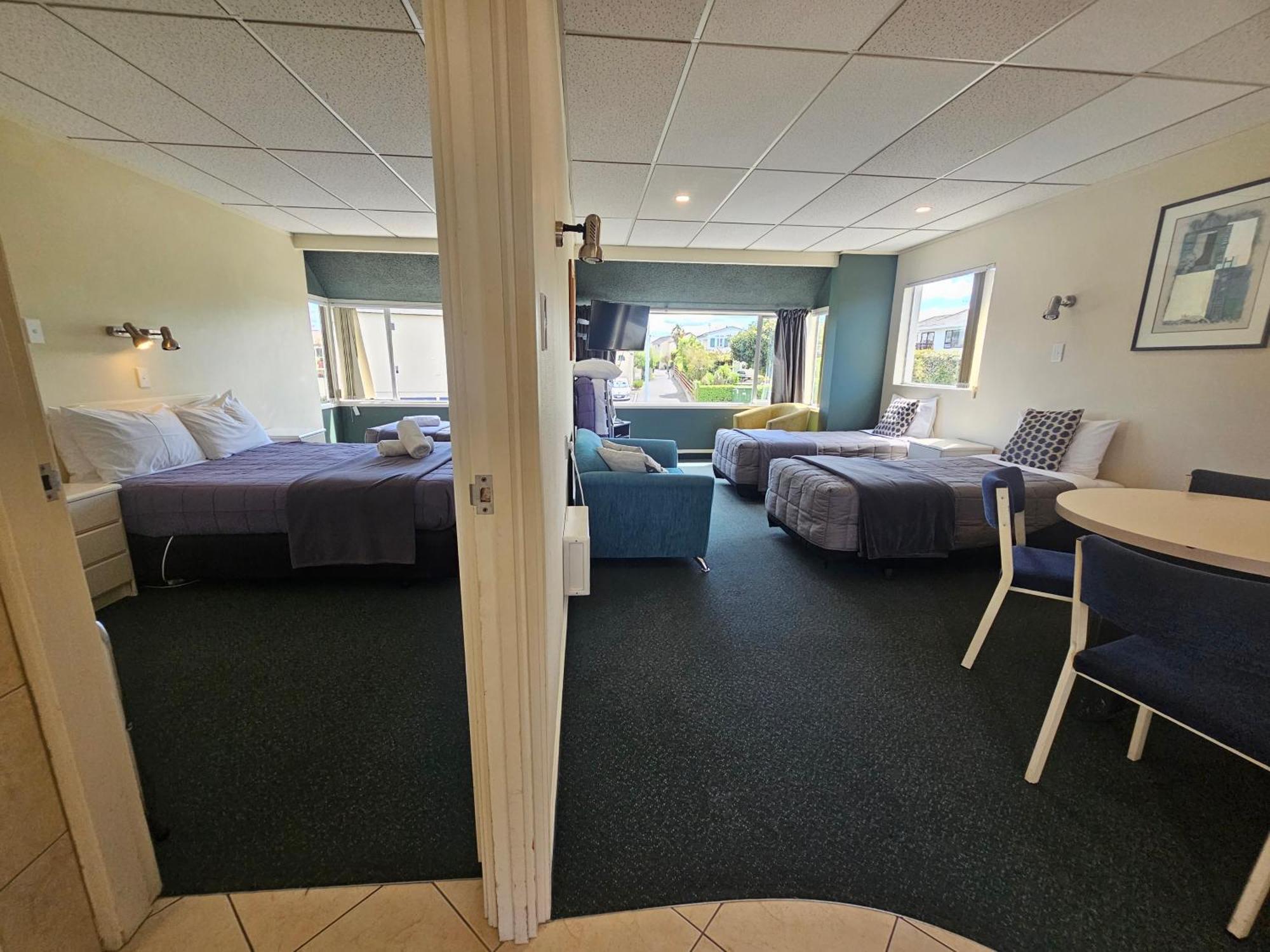 Tui Oaks Motel Таупо Екстериор снимка