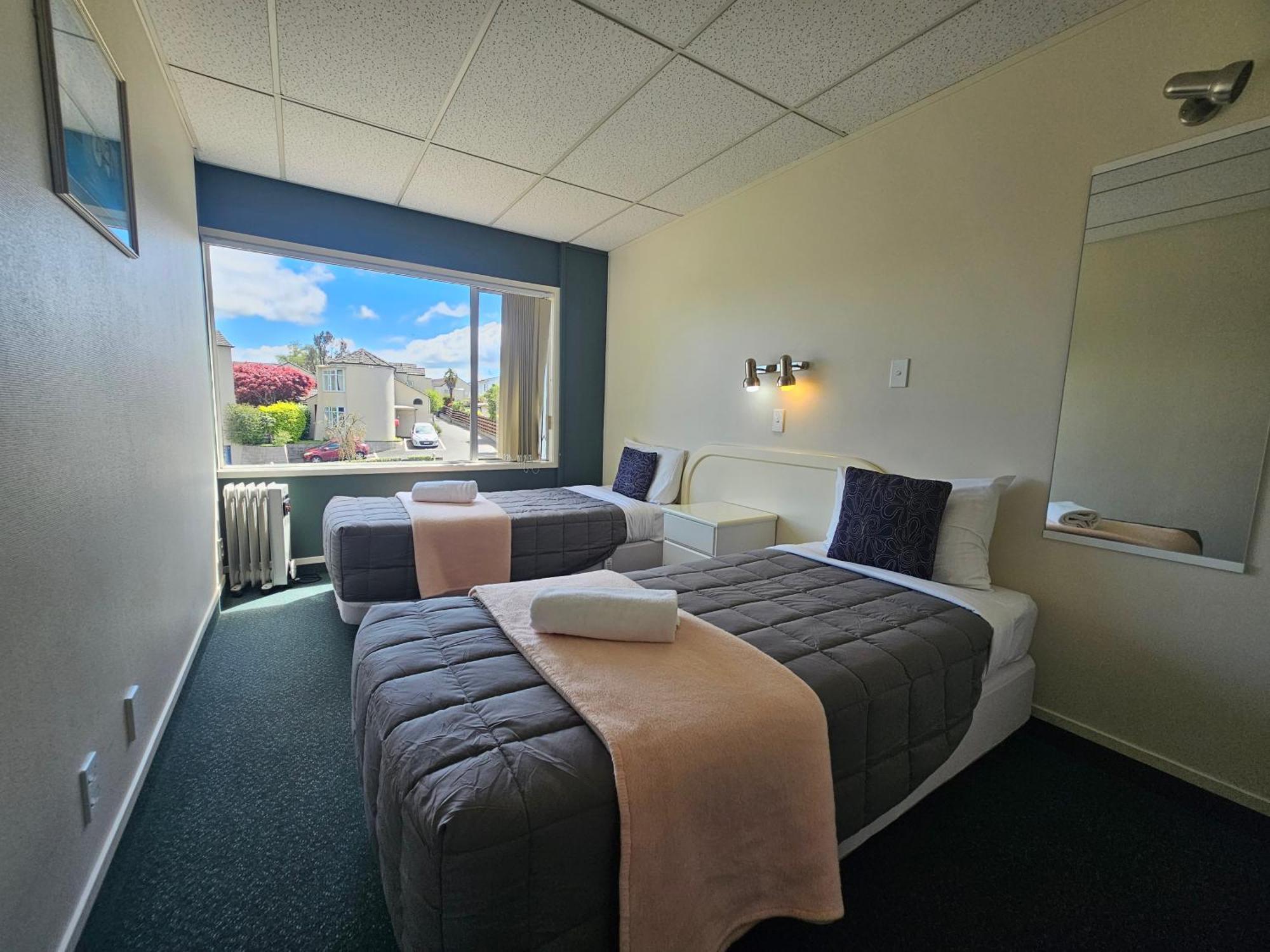 Tui Oaks Motel Таупо Екстериор снимка