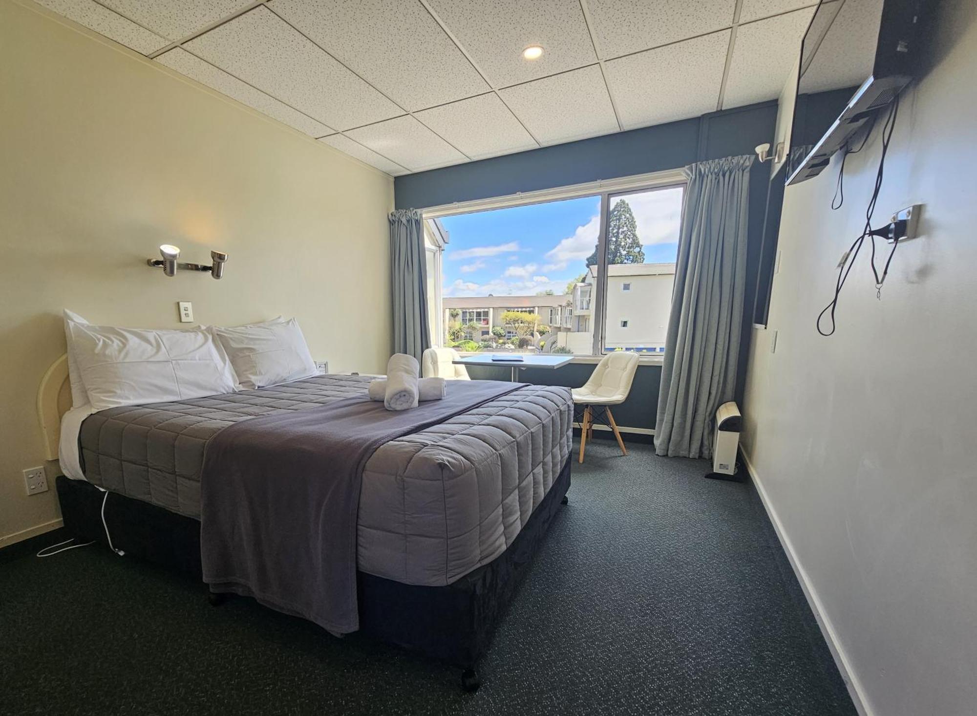Tui Oaks Motel Таупо Екстериор снимка