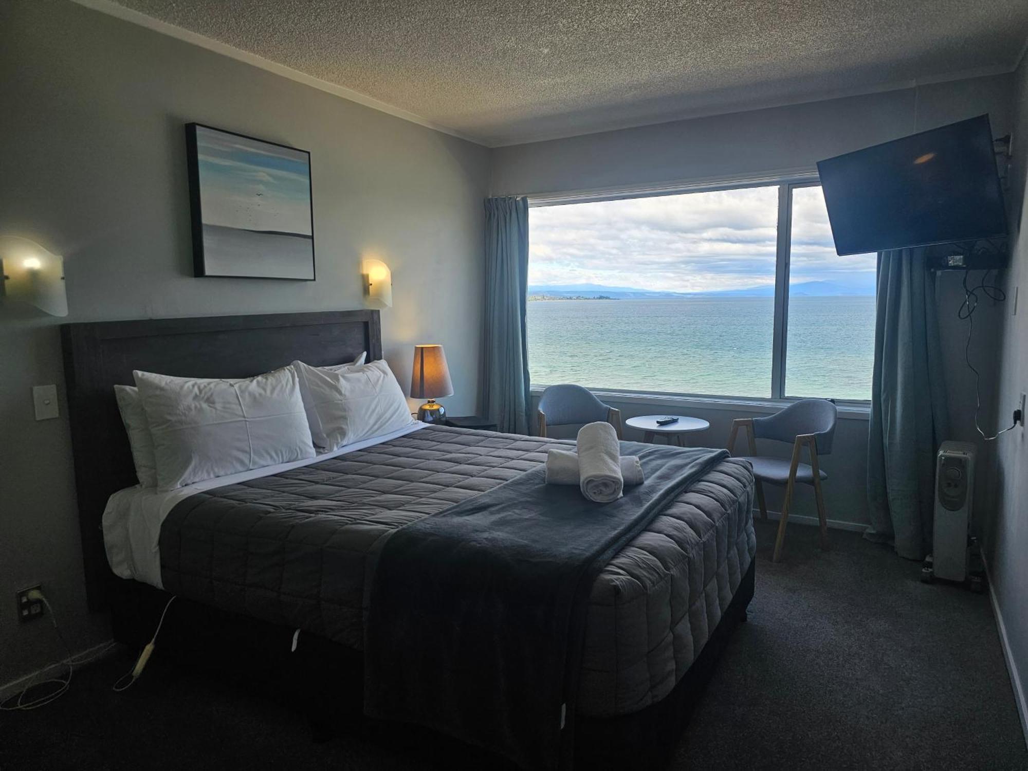 Tui Oaks Motel Таупо Екстериор снимка